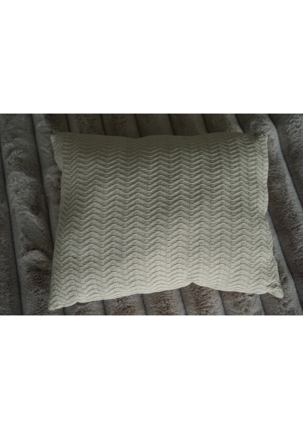Pillow 18x18 ECRU