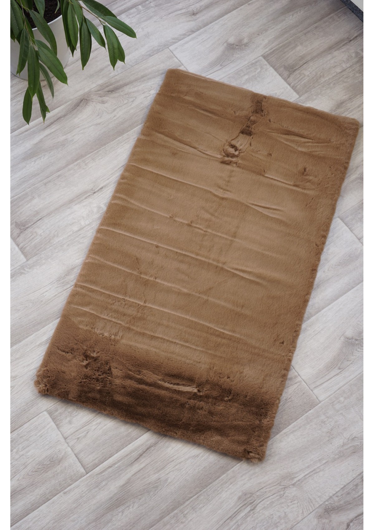 ESTERA TPR Brown
